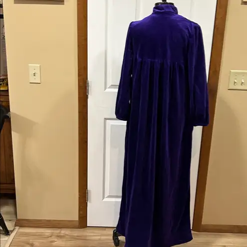 Vanesse House Robe – Vibrant Purple Velour (Size Small)