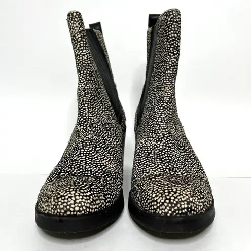 UGG  Camden Exotic Pony Hair Boots in Black Dotted Print Size 6.5