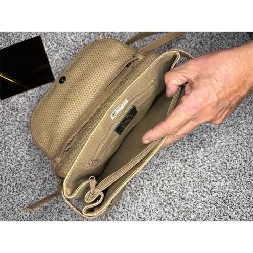 Liz Claiborne  Vintage Cream Crossbody Bag Textured Chic Women's Purse