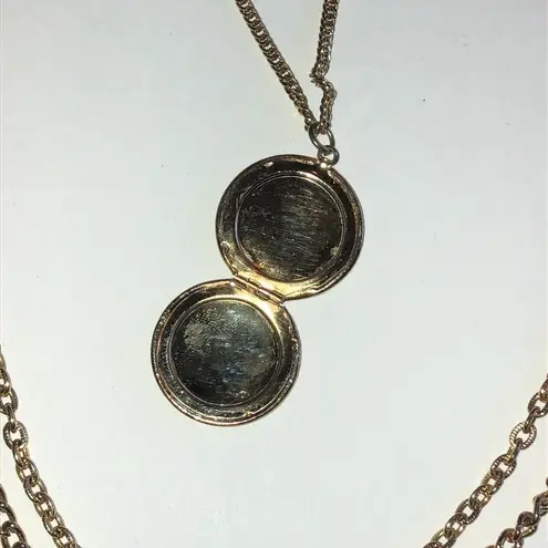 Elegant Vintage Gold Tone Layered Chain With Locket Pendant Necklace
