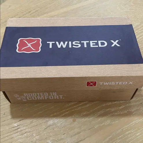 Twisted X WOMEN'S KICKS #WCA0042, Black/Red, size 9.5, NWT