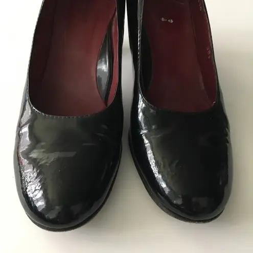 Taryn Rose Made in Italy Black Patent Leather 2.5" Heels Pumps Size 38.5…