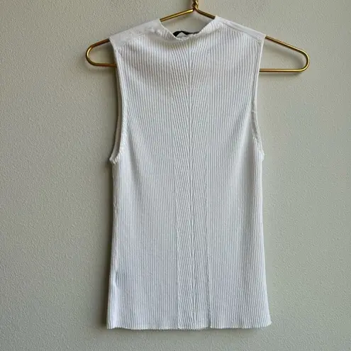 Skull Cashmere  White Sleeveless Mock Neck Ribbed Top Size Medium Lightweight