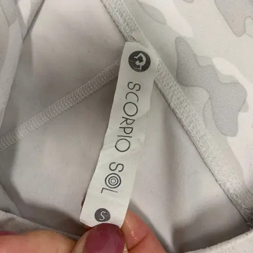 Scorpio Sol  White Gray Camo Leggings Sz Small