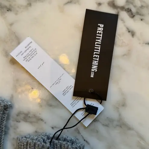 Pretty Little Thing NWT  Grey Ribbed Slouchy Handwarmers