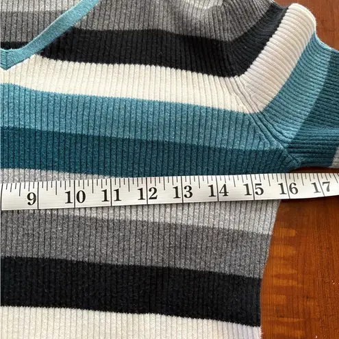 Croft and borrow blue 90s retro 2000s stripe v neck long sleeve sweater small