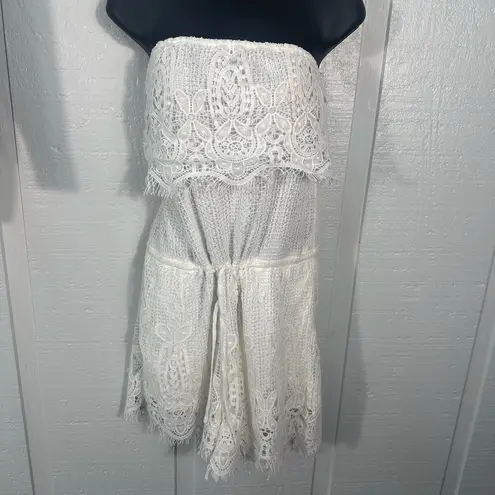 Deja Vu White Islet Brocade Lace Sleeveless Romper Size Large EUC