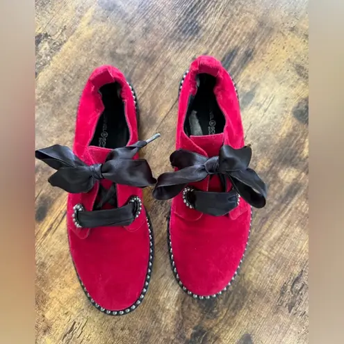 Kennel & Schmenger Red Velvet Studded Oxford Shoes Ribbon sz8.5 Holiday festive Size 8.5