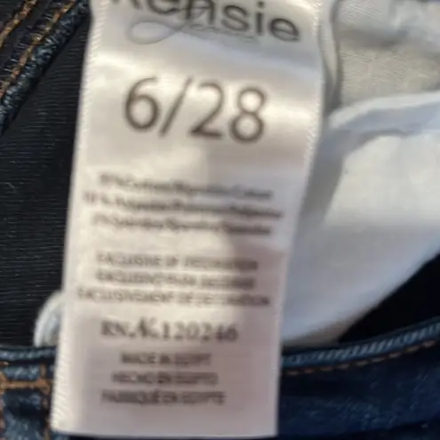 Kensie  women’s effortless ankle mid rise jeans size 6/28 .