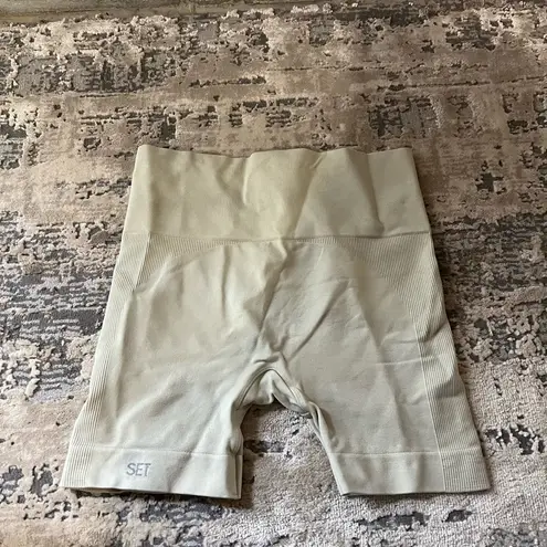 Set Active  Sand Sculptflex Active Shorts Size Medium thumbnail 2