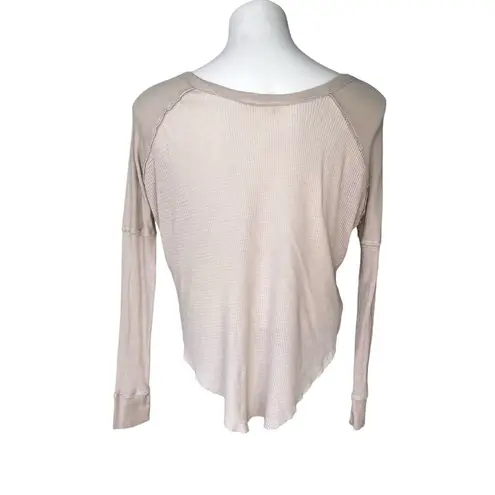 Aritzia TNA Alder Thermal Long Sleeve Waffle
Knit Relaxed Fit Top, Sz XS