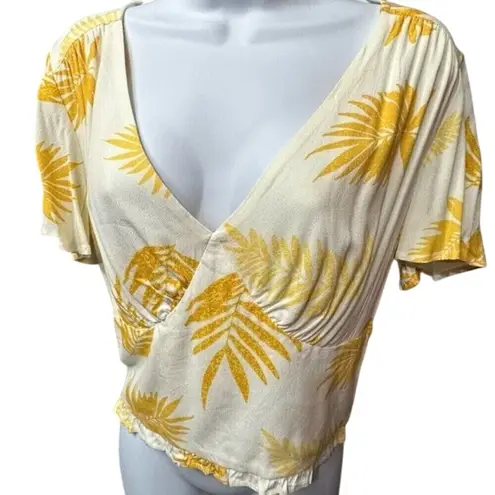 Madison & Berkeley Anaya Flutter Sleeve Midriff Leaf Print Size Medium Top - Image 8