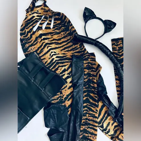 Roma Costumes 4 Pc Tiger Temptress Halter Jumpsuit Halloween Costume Size L
