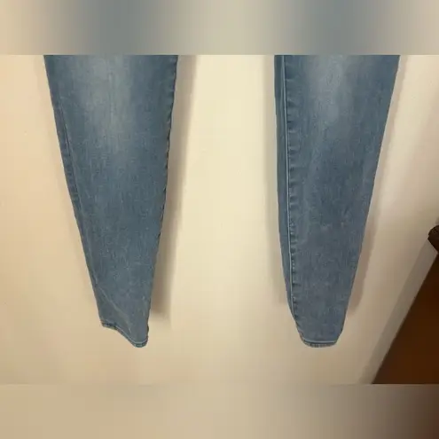 American Eagle  Super hi rise jegging size 0 70% cotton