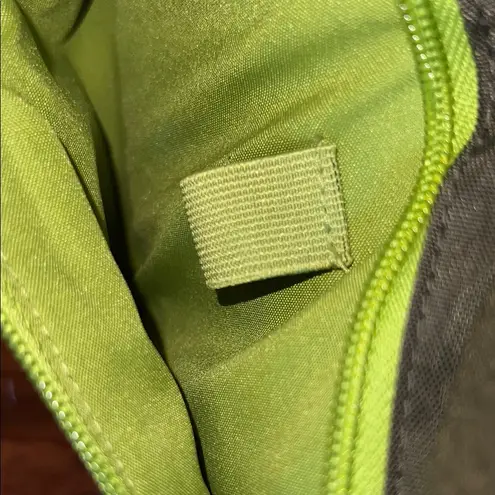 Baggallini Black and Green Messenger Bag with Sleek Design NWOT