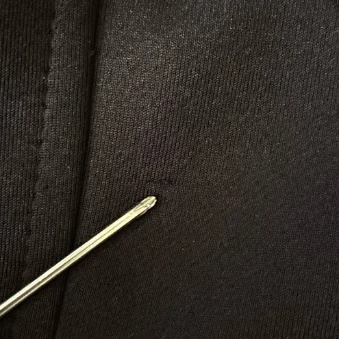 Ellen Tracy Black Cocktail Sheath Dress Holiday Evening Knee Length V Neck Sz 10