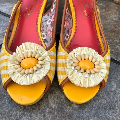 Poetic License Ava Sunshine Stripe Flower Wedge Slingback Sandals Sz 9 Yellow