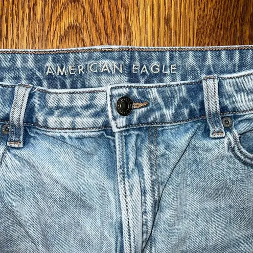 American Eagle Funky  Ripped Mom Straight Jeans!