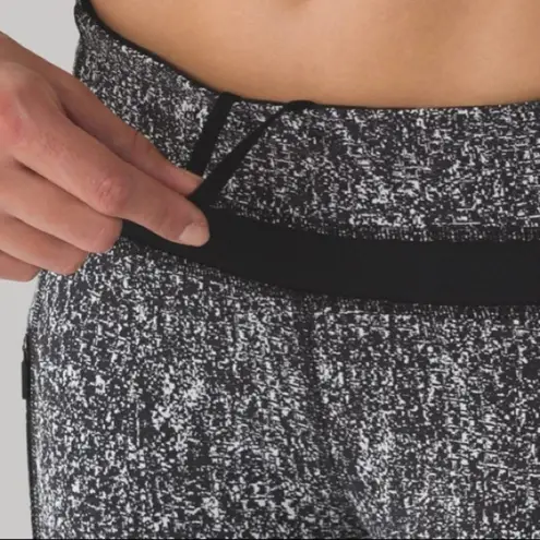 Lululemon Power Luxtreme Suited Jacquard Black & White