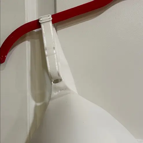 Warners This Is Not A Bra Underwire White NEW Size 40D Push Up Contour T