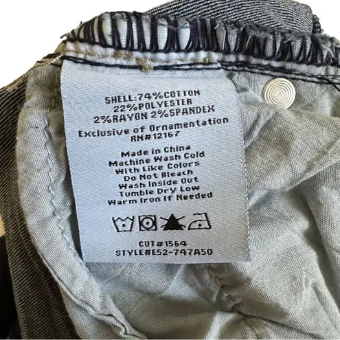 Haute Mama Maternity Pregnancy Distressed Denim Cuffed Jean Shorts Small NWOT Blue Size undefined