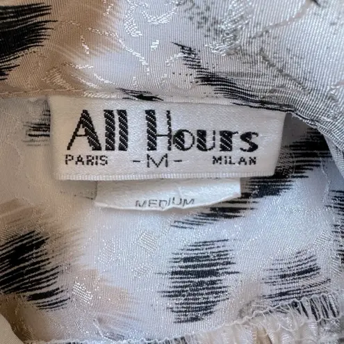 Vintage ‘80s All Hours Tiger Print Relaxed Fit Long Sleeve Button Down Blouse White Size M