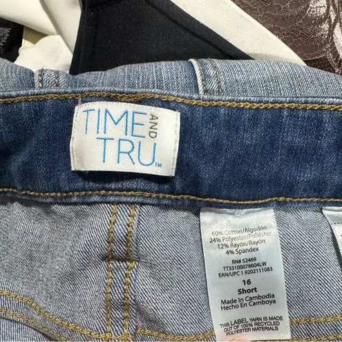 Time & Tru jeans 16 short stretch Women's Blue Skinny