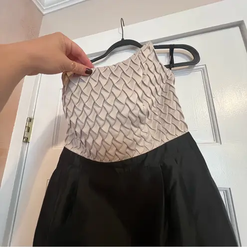 Reiss BLACK AND CREAM BODY HUGGING STRAPLESS SIZE 8