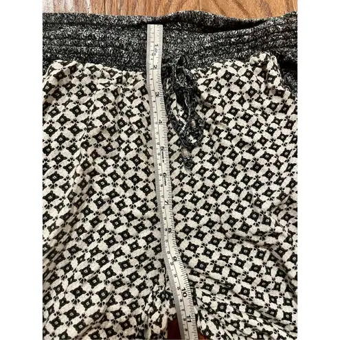 American Eagle  printed jogger casual pant size small