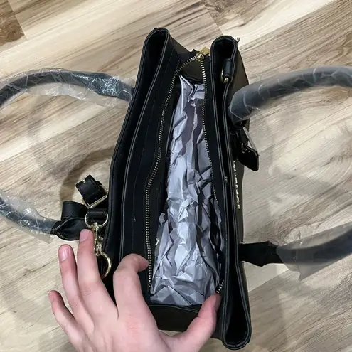 Kenneth Cole NEW  Reaction Harriet Satchel Black