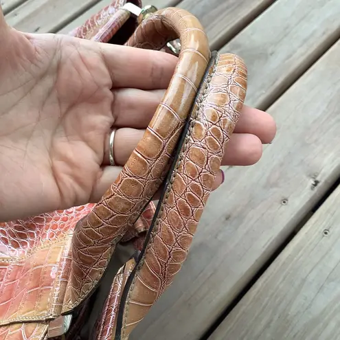 Guess Beautiful spacious patent leather bag 🔥