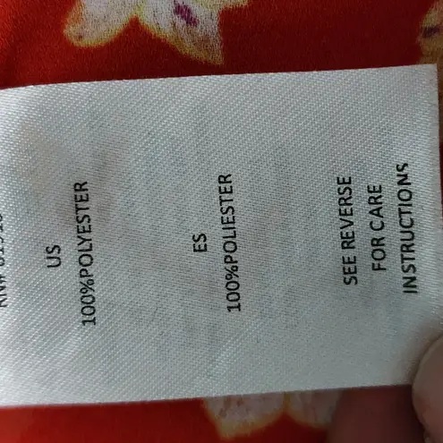 C&E red Floral Flutter Sleeve Blouse Size Large