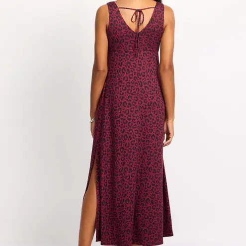 Nine Britton New
Melody V-Neck Maxi Dress