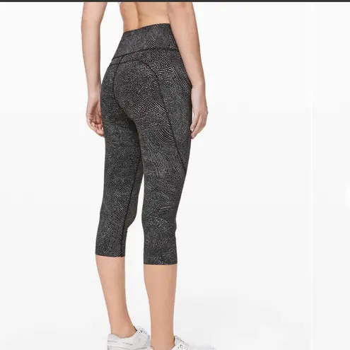 Lululemon  Fast and Free Crop II Nulux in Free Spirit Ice Grey Black Size 6