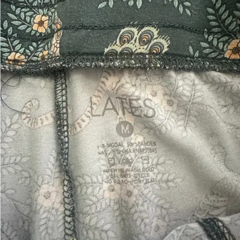 Lates by Kate Spring Tiger Short Sleeve Pajama Set Size Medium Green