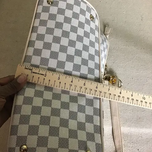 Lola Benson Starr Monogram Damien Handbag (Missing keychain) EUC (Clean inside)