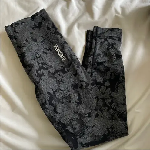 Gymshark  Adapt Seamless Camo Leggings Black Gray Print ‎ size XS - Image 1