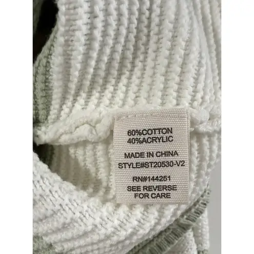 Moon & Madison Color Block Sweater XS White Sage Green Boxy Cropped Pullover