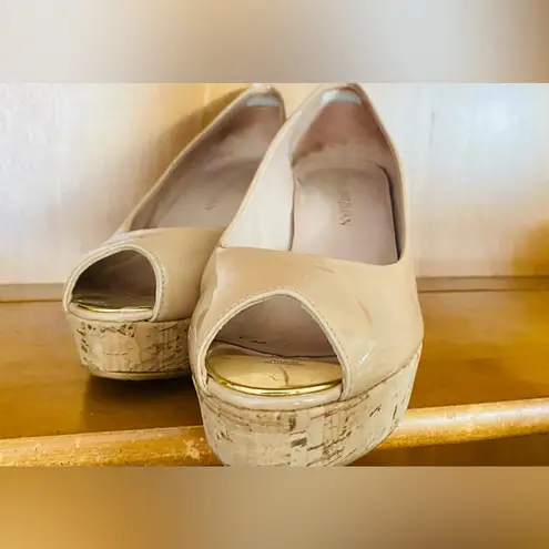 Stuart Weitzman  Cream Platform Peep-Toe Shoes - Image 3