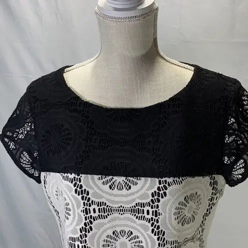 London Times Crochet Overlay Cream and Black Block Yoke Dress Size 12