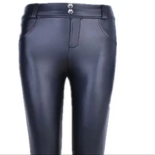 NEW Black Leather Scrunch Bum Pants XS/S Faux Jeans Size undefined