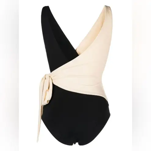 Lisa Marie Fernandez stretch