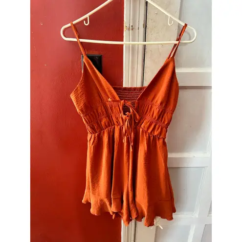 Cider V-Neck Rust Knotted Ruched Tie-Front Ruffle Hem Romper Medium