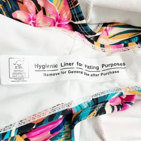 Decree NWT Tropical Print One Piece Swimsuit Women's Size Small Summer Vacation