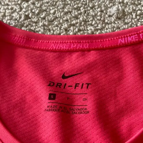 Nike  Dri-FIT Hypercool Pink Long Sleeve Shirt Crew Neck Activewear Top Small S