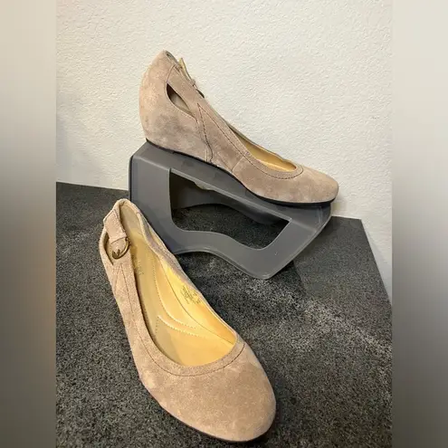 Naturalizer N5 Comfort Real Leather Low-Heeled Sandals W/ Buckle Clasp Size 9 M