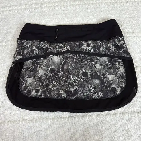 Lululemon  Hotty Hot Floral Print Skort Size‎ 4