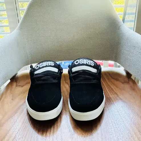 New women's Osiris lumin skateboard shoes in black size 6