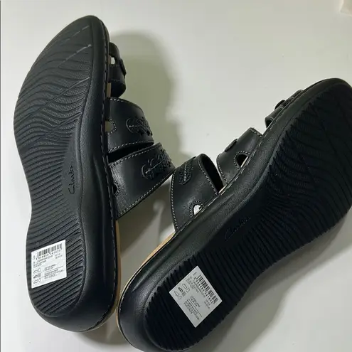 Clarks  Black and Tan Sandals with Adjustable Straps - Image 7