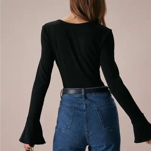 Rihoas The Black Square Neck Slit Flare Sleeve Tee